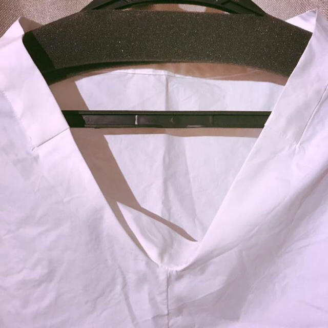 INED(イネド)のINED 抜襟 ホワイトシャツ リリーガーデニア様専用 レディースのトップス(シャツ/ブラウス(半袖/袖なし))の商品写真