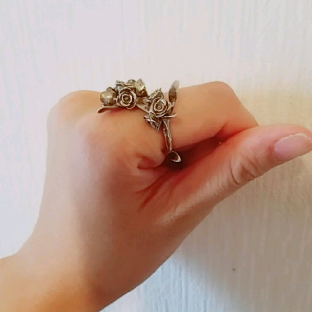 e.m. Fleur(イーエムフルール)のe.m　ローズリング レディースのアクセサリー(リング(指輪))の商品写真