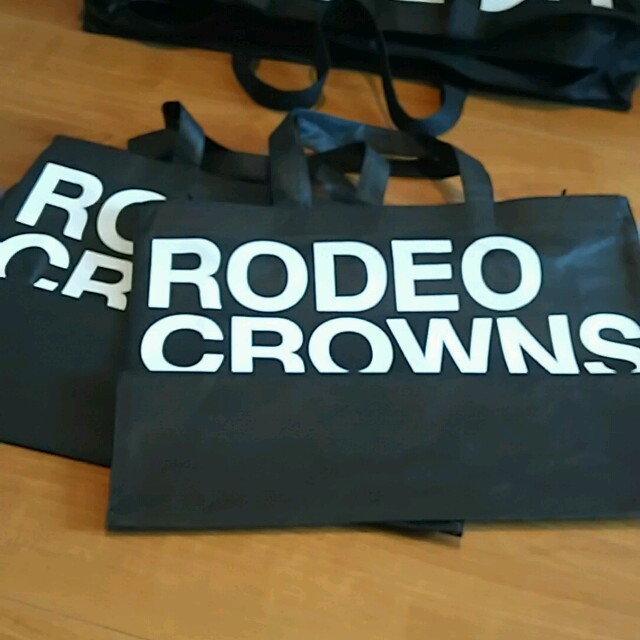 RODEO CROWNS(ロデオクラウンズ)のdesree様専用ロデオクラウンズ ショッパー チャック付 ２つ レディースのバッグ(ショップ袋)の商品写真