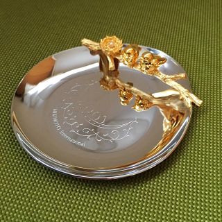 ミキモト(MIKIMOTO)の【新品  未使用】ミキモト  小鳥のジュエリートレイ 2001(小物入れ)