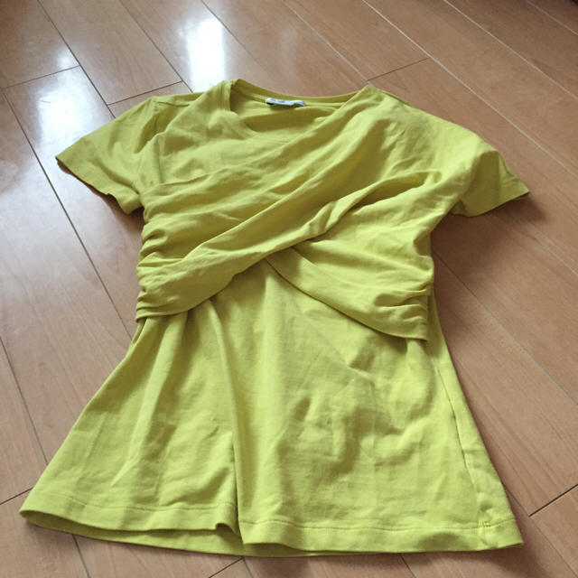 CARVEN(カルヴェン)のマスタードイエロー 変形Tシャツ レディースのトップス(Tシャツ(半袖/袖なし))の商品写真