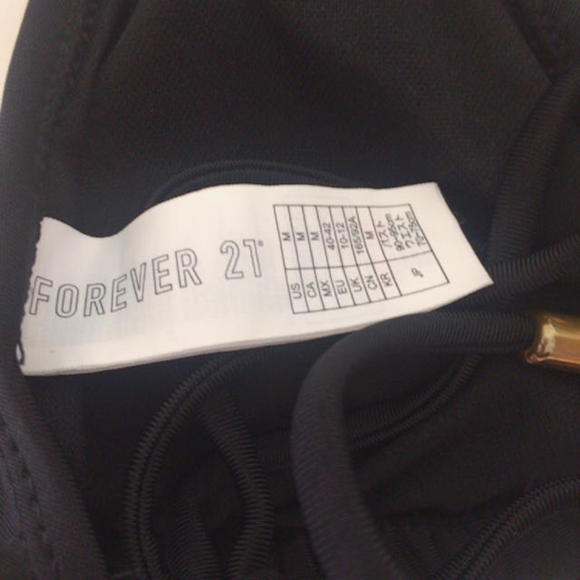 FOREVER 21(フォーエバートゥエンティーワン)のFOREVER21 ビキニ 黒 水着 レディースの水着/浴衣(水着)の商品写真