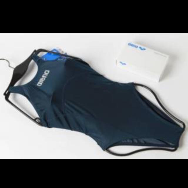 arena(アリーナ)の新品 arena 競泳水着 グレー Mサイズ レディースの水着/浴衣(水着)の商品写真