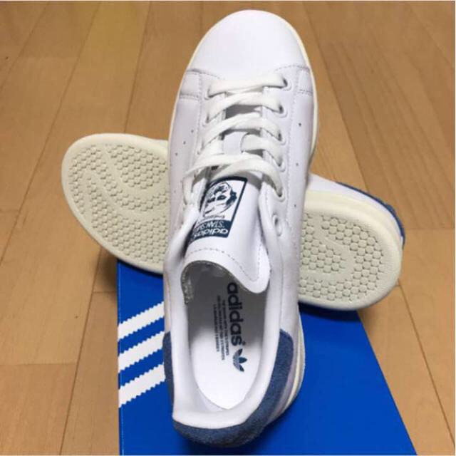 adidas(アディダス)の新品未使用 正規品 アディダス adidas スタンスミス S82259 レディースの靴/シューズ(スニーカー)の商品写真