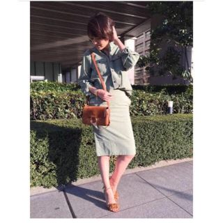 ドゥーズィエムクラス(DEUXIEME CLASSE)のMadison Blue/ほぼ新品sofie skirt(ひざ丈スカート)