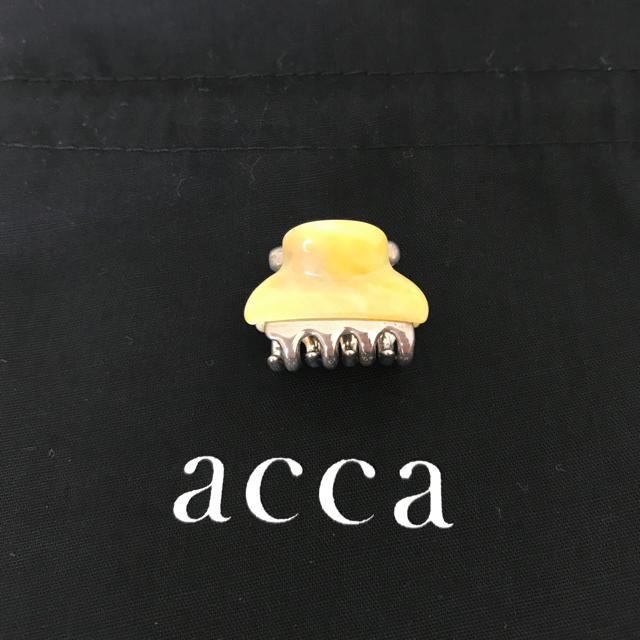 acca(アッカ)のacca  ミニミニクリップ  イエローマーブル  アッカ レディースのヘアアクセサリー(バレッタ/ヘアクリップ)の商品写真