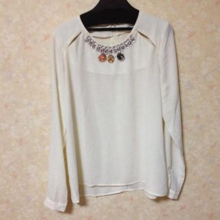 エヌナチュラルビューティーベーシック(N.Natural beauty basic)のジョーゼットスリットビジューブラウス(シャツ/ブラウス(長袖/七分))