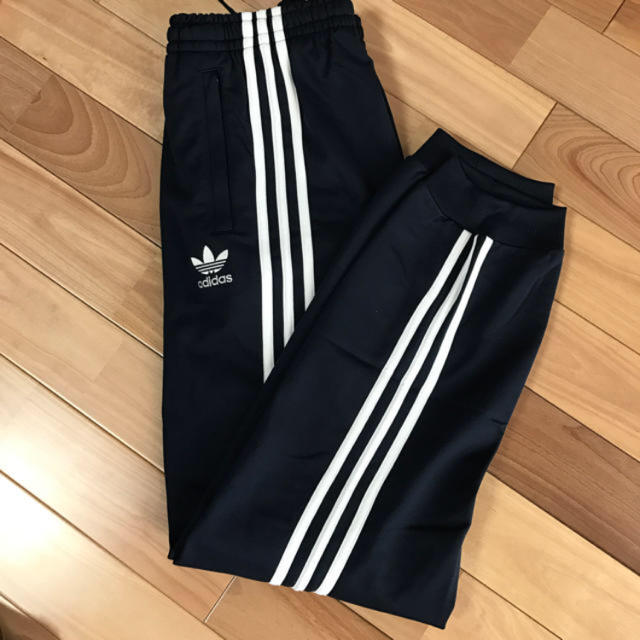 adidas(アディダス)の最安 完売品☆xsサイズ相当 黒 adidas トラックパンツ ジョガー パンツ メンズのパンツ(その他)の商品写真