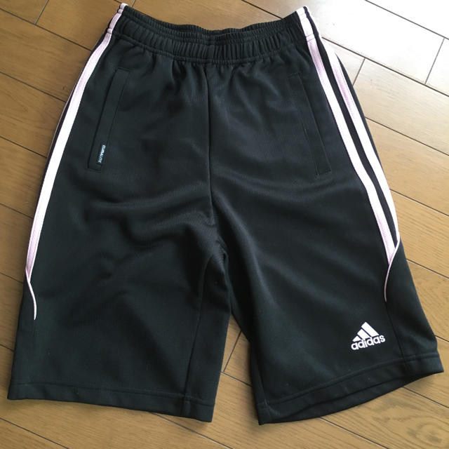 adidas(アディダス)のアディダス  ジュニアハーフパンツ♡ スポーツ/アウトドアのスポーツ/アウトドア その他(バレーボール)の商品写真