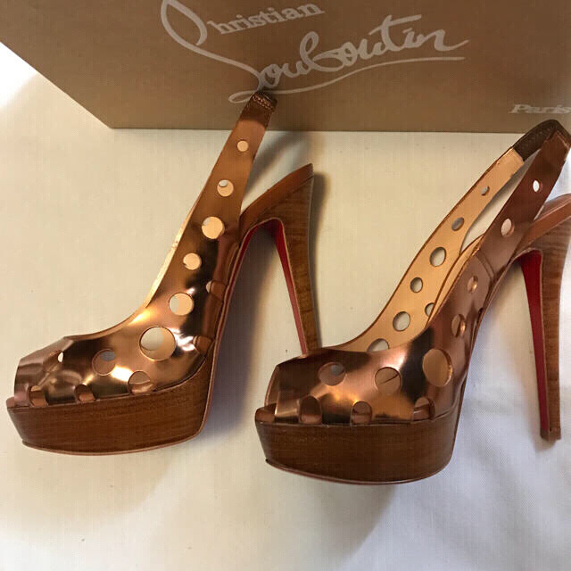 Christian Louboutin(クリスチャンルブタン)のルブタン  サンダル レディースの靴/シューズ(サンダル)の商品写真