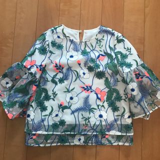 チェスティ(Chesty)のchesty完売ネオンチュールトップス新品未使用(シャツ/ブラウス(長袖/七分))