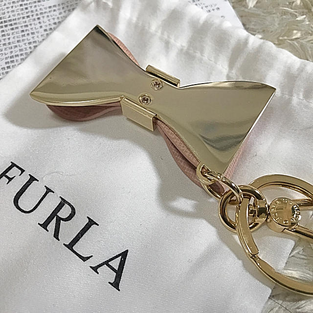 Furla(フルラ)のうにゅ様専用☆三越銀座店購入＊新品 FURLA フルラ リボンチャーム レディースのファッション小物(キーホルダー)の商品写真