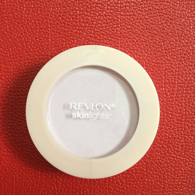 REVLON(レブロン)のRevlon❤️スキンライトプレストパウダー コスメ/美容のベースメイク/化粧品(フェイスパウダー)の商品写真