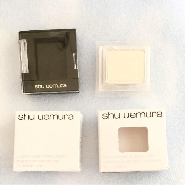 shu uemura(シュウウエムラ)の最終値下げ新品 シュウウエムラ ホワイトアイシャドウ ケース コスメ/美容のベースメイク/化粧品(アイシャドウ)の商品写真