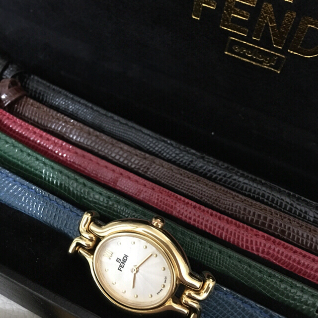 FENDI レディース 腕時計 専用☆ ベルト交換できて素敵 週末値下げ！！☆FENDI ファッション小物