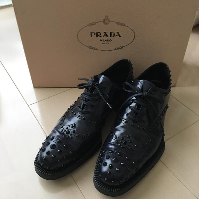 2022年最新春物 PRADA・プラダ・スタッズ・シューズ・35.5サイズ