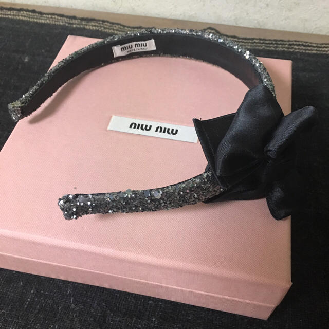 miumiu ヘッドドレス カチューシャ ラメ リボン ミュウミュウ プラダ