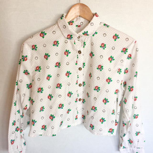 w closet(ダブルクローゼット)の古着 花柄シャツ レディースのトップス(シャツ/ブラウス(長袖/七分))の商品写真