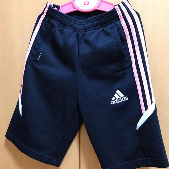 adidas(アディダス)のアディダス短パン140 キッズ/ベビー/マタニティのキッズ服女の子用(90cm~)(パンツ/スパッツ)の商品写真