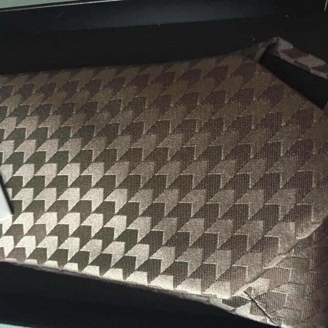 ARMANI EXCHANGE(アルマーニエクスチェンジ)のアルマーニ ネクタイ 箱入り 絹 メンズのファッション小物(ネクタイ)の商品写真