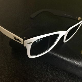 レイバン(Ray-Ban)の★美品★レイバン・ウェイファーラー ホワイトモデル(@^^@)/(サングラス/メガネ)