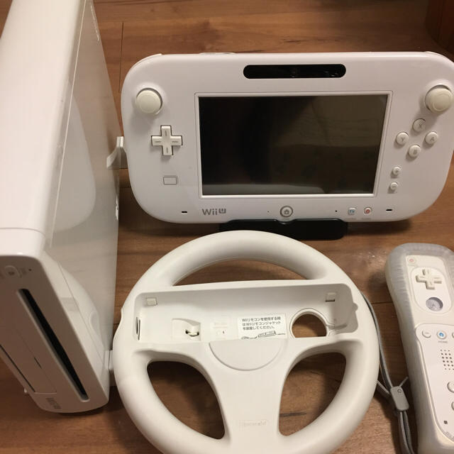 任天堂 WiiU（シロ・32GB）マリオカート8セット+Wiiハンドルの通販 ニンテンドウならラクマ 【超目玉枠】 