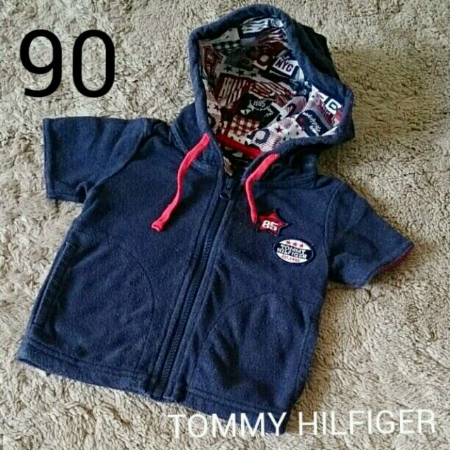 TOMMY HILFIGER(トミーヒルフィガー)の90 TOMMY HILFIGER パーカー キッズ/ベビー/マタニティのキッズ服男の子用(90cm~)(Tシャツ/カットソー)の商品写真