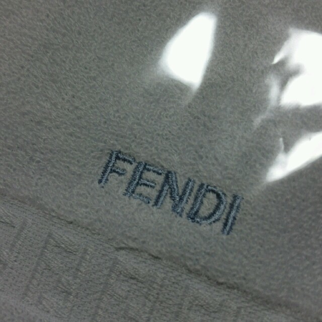 FENDI(フェンディ)のFENDI★タオルハンカチ レディースのファッション小物(ハンカチ)の商品写真