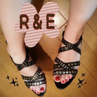 アールアンドイー(R&E)のR&E♥ｽﾀｯｽﾞｻﾝﾀﾞﾙ(サンダル)