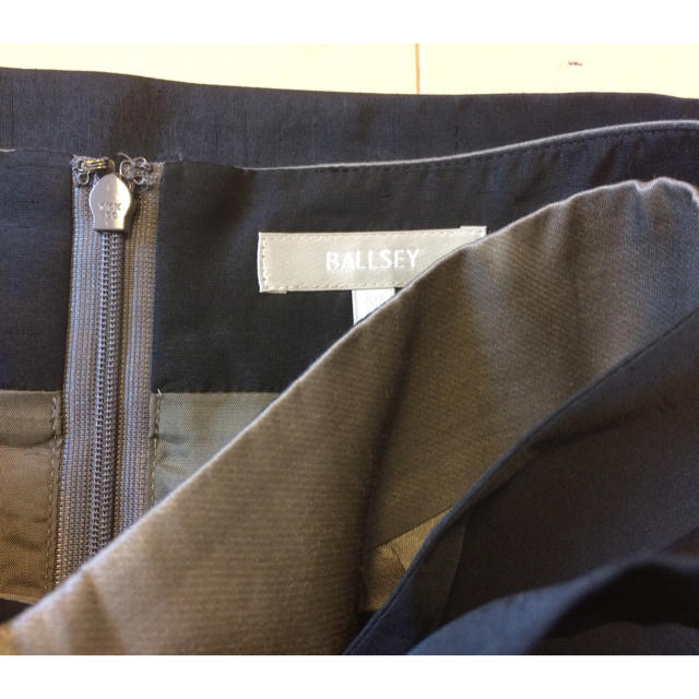 TOMORROWLAND(トゥモローランド)のトゥモローランド ボールジィ リボンコクーンスカート レディースのスカート(ひざ丈スカート)の商品写真