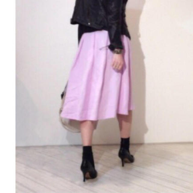 ZARA(ザラ)のZARA♡ラベンダー色スカート レディースのスカート(ひざ丈スカート)の商品写真