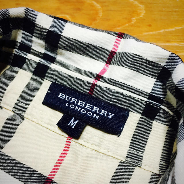 BURBERRY(バーバリー)のバーバリー シャツ オフィス カジュアル  Burberry  レディースのトップス(シャツ/ブラウス(半袖/袖なし))の商品写真