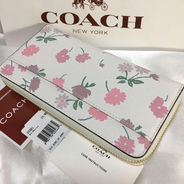 COACH(コーチ)のミッキー様プレゼント用 レディースのファッション小物(財布)の商品写真