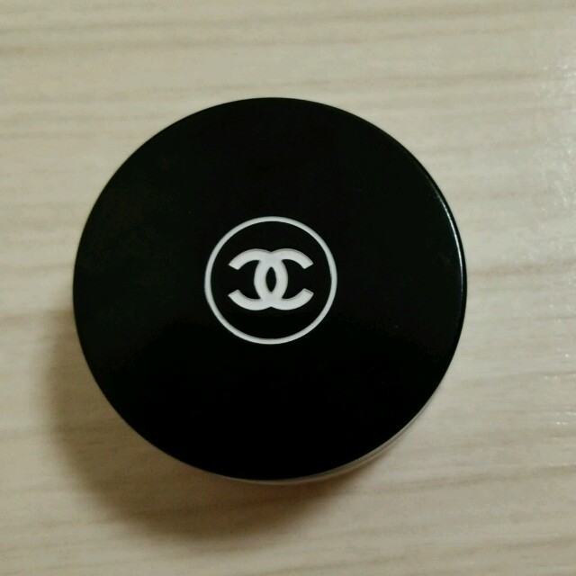 CHANEL(シャネル)の残量9割近くシャネルリップバーム コスメ/美容のスキンケア/基礎化粧品(リップケア/リップクリーム)の商品写真