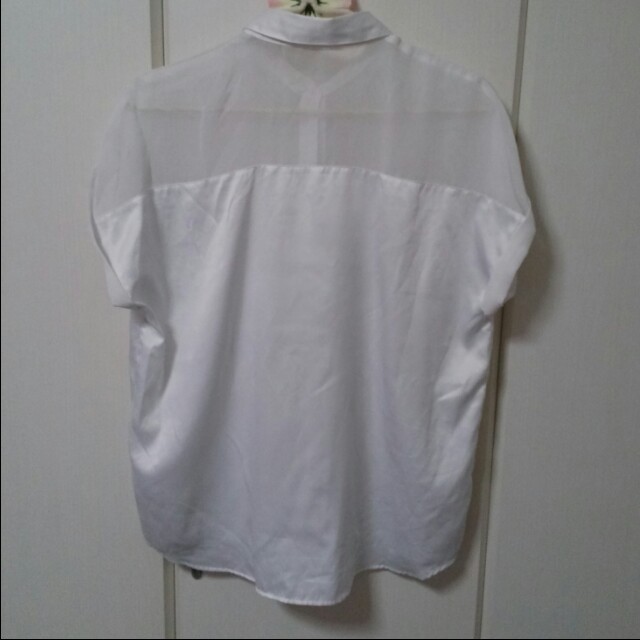 GRL(グレイル)のGRL白シャツ レディースのトップス(シャツ/ブラウス(半袖/袖なし))の商品写真