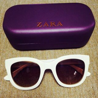 ザラ(ZARA)のzaraホワイトフレームサングラス(サングラス/メガネ)