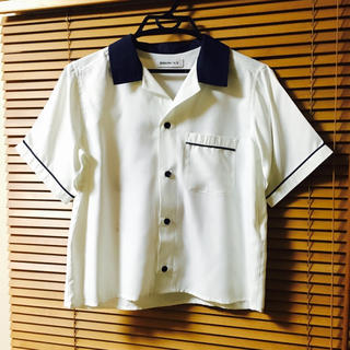 ウィゴー(WEGO)のWEGO 刺繍入り ボーリングシャツ ホワイト(シャツ/ブラウス(半袖/袖なし))