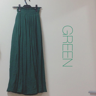 トレンドカラー 鮮やかグリーンのロングスカート(ロングスカート)
