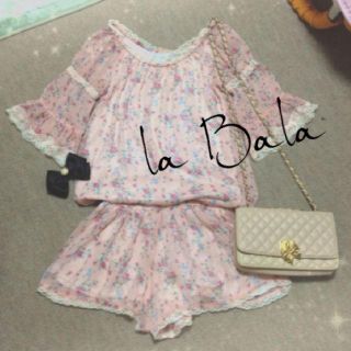 ラバーラ(la Bala)の♡花柄ロンパース♡(ミニワンピース)