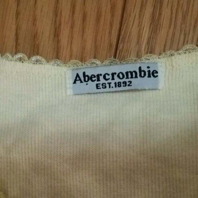 Abercrombie&Fitch(アバクロンビーアンドフィッチ)のアバクロンビーのカットソー♪値下げ レディースのトップス(Tシャツ(半袖/袖なし))の商品写真