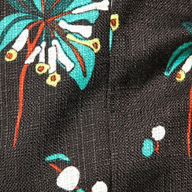 SLY(スライ)のSLY 花柄クロップドトップス レディースのトップス(カットソー(半袖/袖なし))の商品写真