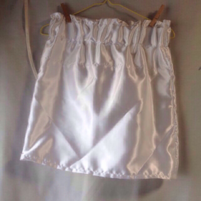 ハイウエストタイトスカート（白） レディースのスカート(ひざ丈スカート)の商品写真