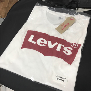 リーバイス(Levi's)の交渉OK！【新品】Levi's ロゴ 半袖 Tシャツ(Tシャツ(半袖/袖なし))