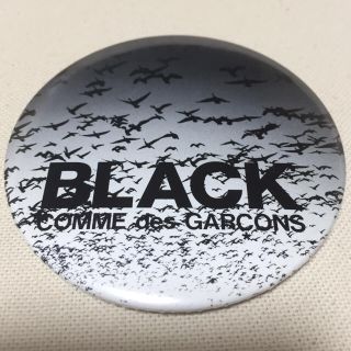 コムデギャルソン(COMME des GARCONS)のコムデギャルソン 大判の缶バッチ ③(その他)