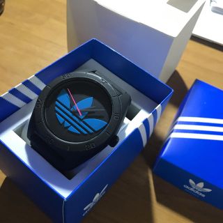 アディダス(adidas)のadidas腕時計【箱付き】(腕時計(アナログ))