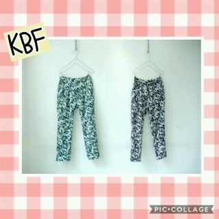 ケービーエフ(KBF)の＊専用＊KBF＊14S/S＊ﾌﾗﾜｰﾌﾟﾘﾝﾄﾊﾟﾝﾂ＊(カジュアルパンツ)