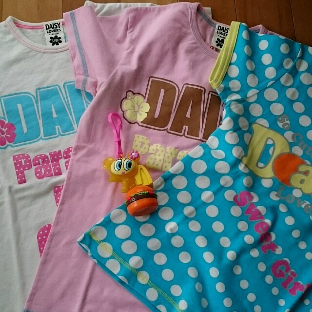 DAISY LOVERS(ディジーラバーズ)のデイジーラバーズTシャツ３枚セット&ハナちゃん光るスタンプ キッズ/ベビー/マタニティのキッズ服女の子用(90cm~)(その他)の商品写真