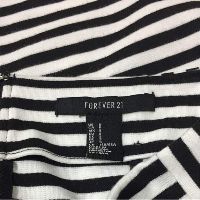 FOREVER 21(フォーエバートゥエンティーワン)のforever21 タイトスカート ボーダー レディースのスカート(ミニスカート)の商品写真