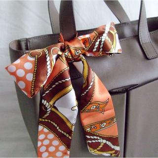 リボンスカーフ　ツイリー　オレンジ／ブラウン(バンダナ/スカーフ)