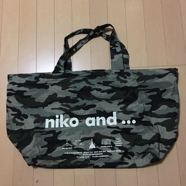 niko and...(ニコアンド)のニコアンド   happybag  カモフラージュ レディースのバッグ(トートバッグ)の商品写真